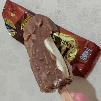 Magnum Bademli Dondurma Yarısı Yok