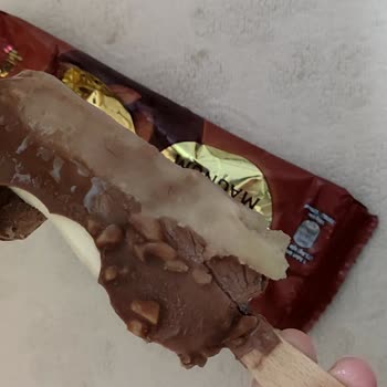 Magnum Bademli Dondurma Yarısı Yok