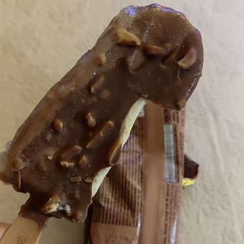 Magnum Bademli Dondurma Yarısı Yok