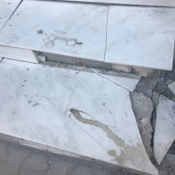 Enerya Aydın Enerya Merdivenlerimi Kepçeyle Kırdı