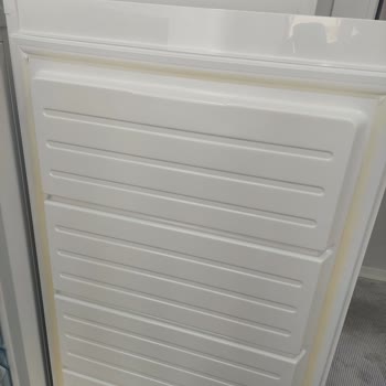 Bosch Store Sold Us a Display Freezer