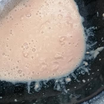Dimes Beyaz Çikolatalı Frappe Kahve İçeceğinden Tortular Çıkması
