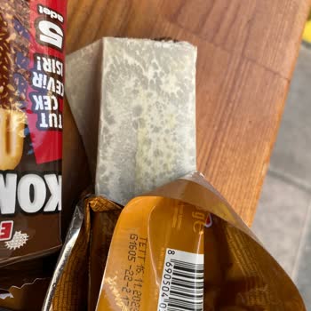 Ülker Albeni Çikolatada Kurt Çıktı