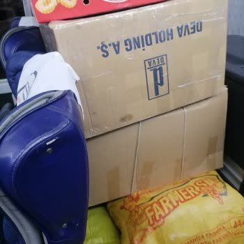 Metro Turizm Ağzına Kadar Dolu Bagaj Ve Araç İçinde Emanet Taşıma