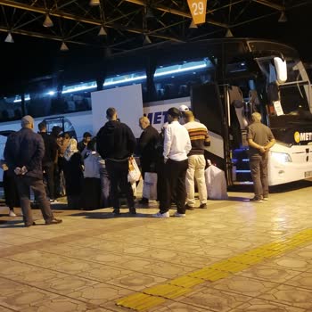 Metro Turizm Ağzına Kadar Dolu Bagaj Ve Araç İçinde Emanet Taşıma