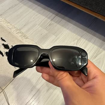 Boyner'den Aldığım Prada Güneş Gözlüğü 1 Ay İçinde Çerçevenin Solması
