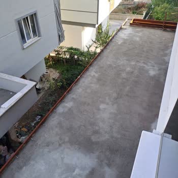 İlkadım Belediyesi Kaçak Yapı Binanın Ortak Kullanım Alanları Dükkana Katıyor