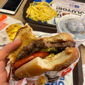 Burger King Yanık Köfte Ve Kağıt Köfte