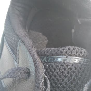 Skechers Ayakkabımın Yırtılması 8 Ay Sürede.