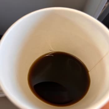 Starbucks' Dan Özensiz Hizmet