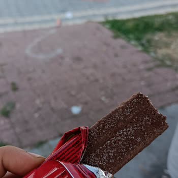 Eti Gıda Çikolata Dan Değişik Cisimler Var