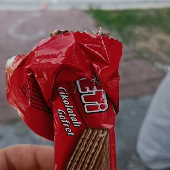 Eti Gıda Çikolata Dan Değişik Cisimler Var