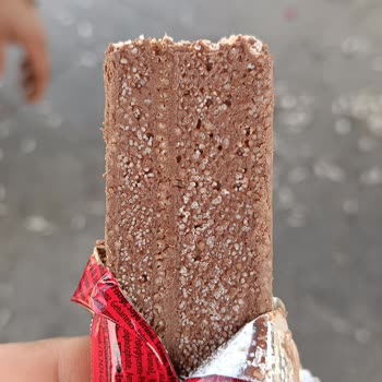 Eti Gıda Çikolata Dan Değişik Cisimler Var