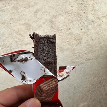 U uning etagiga qaradi va u qarash uchun uning jinsiy olatni qoliga oldi Katta kokrakli seksual 45 yoshli onalar sikishadi