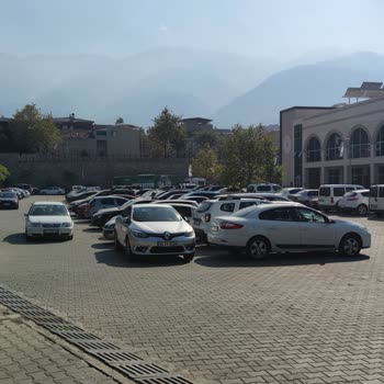 Bursa Yıldırım Belediyesi Spor Kompleksi Otopark Sorunu