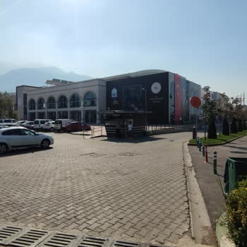 Bursa Yıldırım Belediyesi Spor Kompleksi Otopark Sorunu