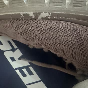 Skechers Ayakkabısının Boyası Dökülüyor Ve Asla Bunu Umursamıyorlar!