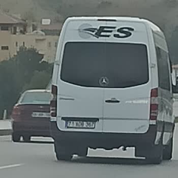 Es Turizm Aracı Tehlikeli Kullanma.