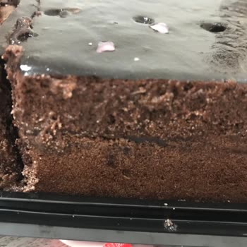 Özsüt Çikolatalı Pasta Beyaz Pütürler Var