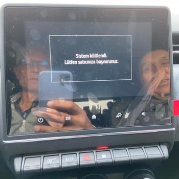 Renault Clio 5 Ekran Arızası