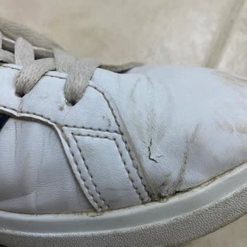 Deichmann'dan Aldığım Adidas Ayakkabıda Yırtılma Sorunu
