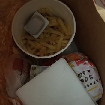 Burger King Sağlıksız Paketleme Soğuk Servis Hizmeti