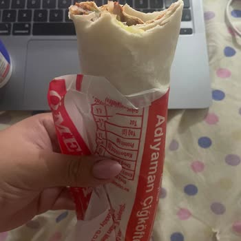 Meşhur Adıyaman Çiğköftecisi (Ömer Aybak) Malzemenin Az Koyulması