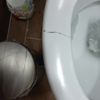 İsvea Sürekli Kırılan T30 Klozet Kapağı