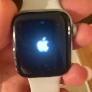 Troy E-Store Apple Watch Saatimin Ekranı