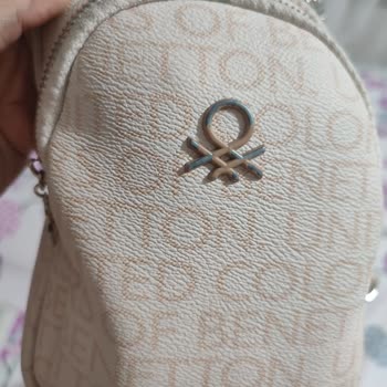 Benetton Çanta Amblem Soyulması