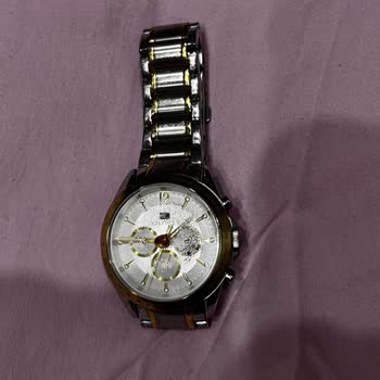 Tommy Hilfiger Saat Sorunu