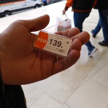 FLO Ayakkabı Ürünün Satış Fiyatı Üstündeki Fiyatla Farklı