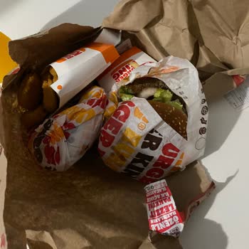 Trendyol Yemek Burger King ( İstinye Carrefour) dan Gelen Üründe Hijyen Sorunu!