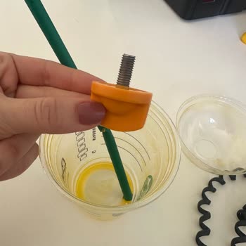 Starbucks İçecek İçinden Çıkan Tehlikeli Madde