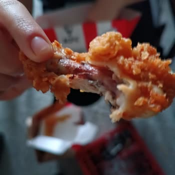 KFC Bayat Ekmek Pişmemiş Tavuk
