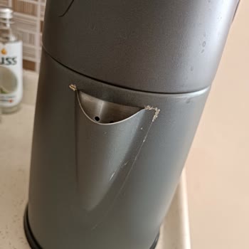 Grundig Çay Makinesi Oksitleniyor