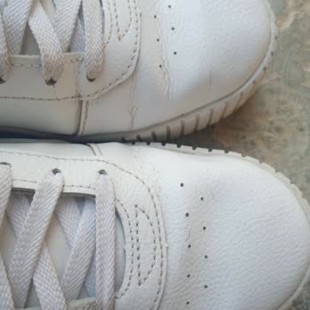 Deichmann Orijinal Puma Ayakkabı Üstünde Çatlama Ve Açılması