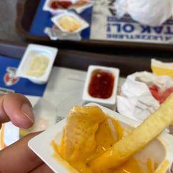 Burger King Buffalo Sostan Çıkan Plastik