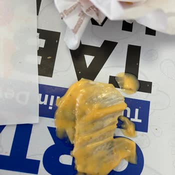 Burger King Buffalo Sostan Çıkan Plastik