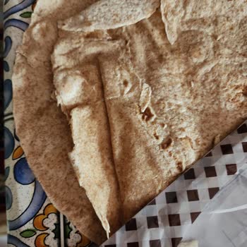 Uno Ekmek Lavaş Ekmekte Aşırı Kırılıp Dağılma