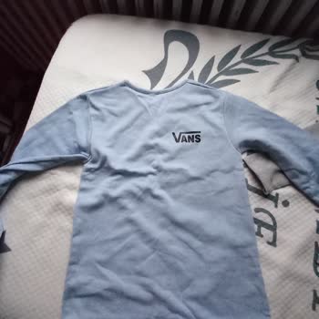 En_uygun_modern_giyim (Instagram) Alakasız Urun Gönderdi