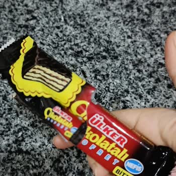 Ülker Bitter Çikolatalı Gofret Bozuk