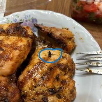 Köfteci Yusuf'tan Bol Sinekli Tavuklar Ve Müşteriyi Suçlama