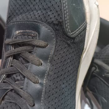 Kinetix Üretici Ve Mağazalar Sattıkları Ayakkabının Arkasında Durmuyorlar