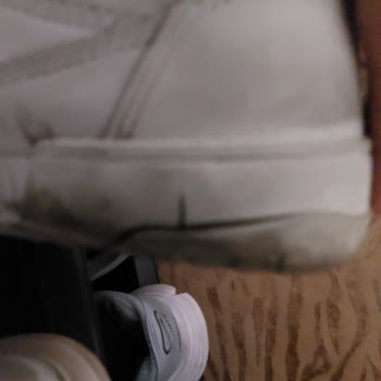 Stradivarius'tan Aldığım Ayakkabı Vuruyor Ve Tabanı 1.5 Ayda Patladı