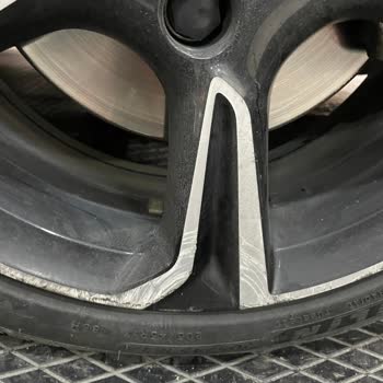 Opel Arabama Zarar Verilmesi