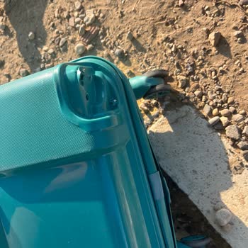 THY Valizimin Teker Yerinin Kırk Ve Tekerinin Eksik Olması