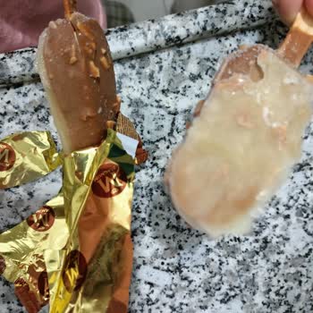 Migros Magnum'ların İçinde Şerbet Akmış Ve Donmuş Haldeydi