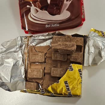 Ülker Bol Sütlü Çikolata Bozuk Çıktı