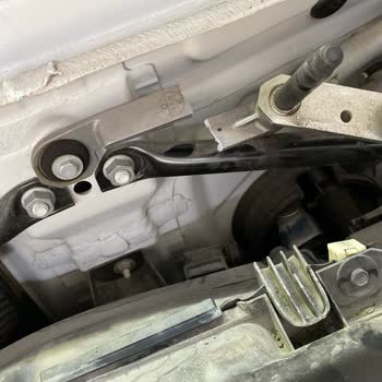 BMW Yetkili Servisi İstanbul Oto Aracıma Hasar Vedi